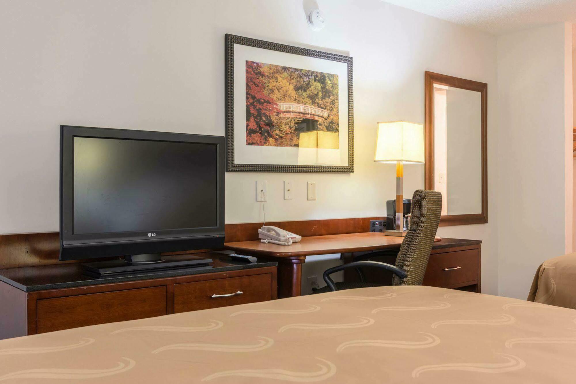 Days Inn By Wyndham Hartsfield Jackson Atlanta Airport West College Park Екстер'єр фото